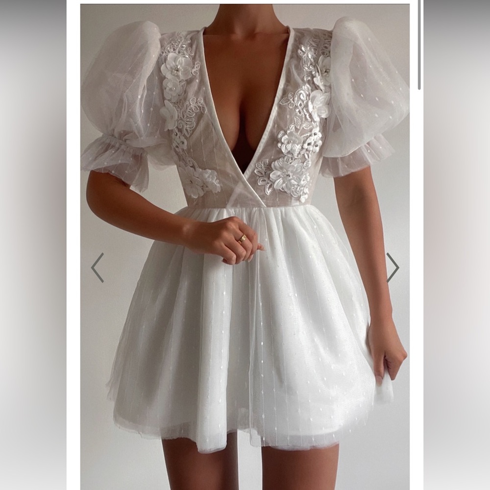 Akshia Mini Dress - Puff Sleeve Floral Detail Plunge Neck Dress in White